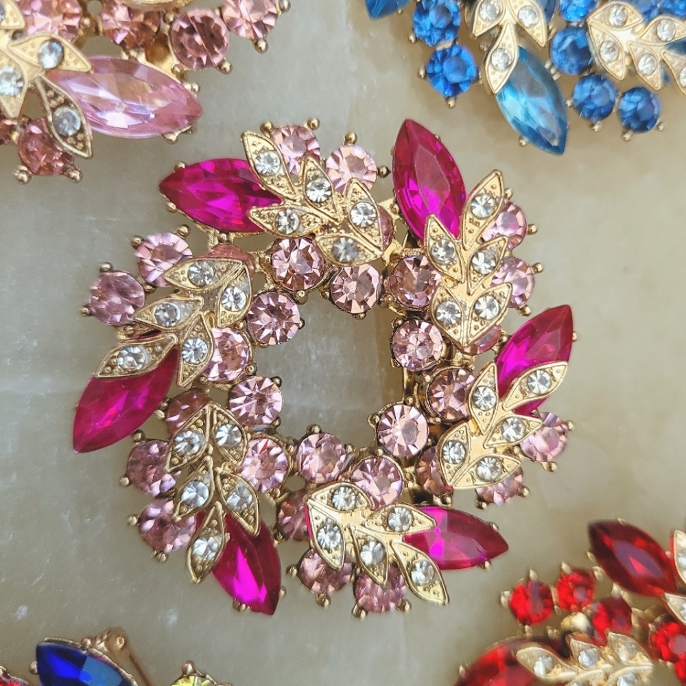 3-D Pop up Wreath in Fushia Pinks Brooch Pin NWT